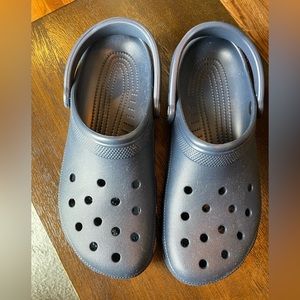 Crocs Men’s Size 11 NWOT Navy